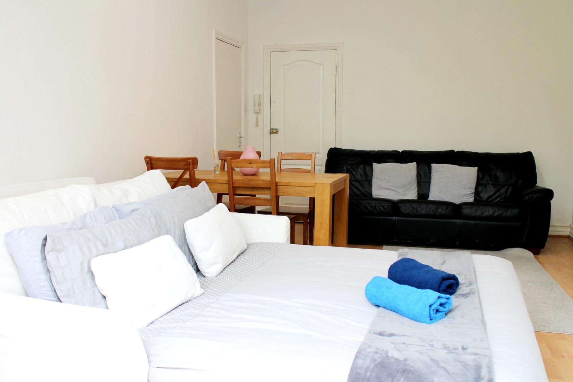 Large Garden Apartment On Golders Green High Road London Bagian luar foto